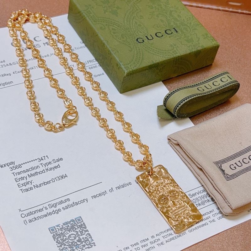 G*u*i necklaces